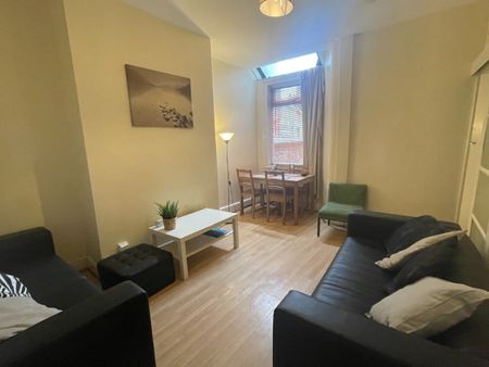 4 Bed Terraced House, Whitby Road, M14 - Photo 2