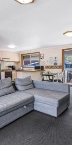 LIGHT, BRIGHT, WELCOMING - Photo 3