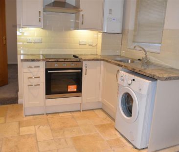 2 bedroom flat to rent - Photo 6