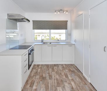 Home in Otahuhu! - Photo 5