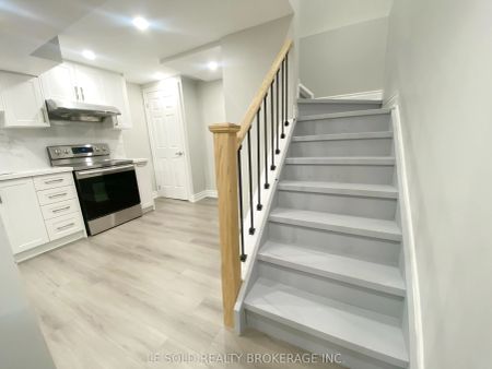 139 Walford Road #Basement - Photo 4