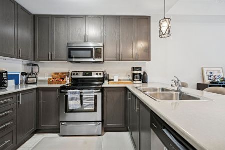 For Lease - 18 Lakefront Drive, Hamilton, Ontario - Photo 5