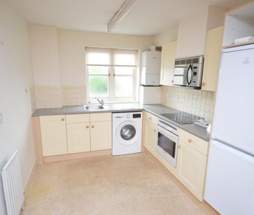 2 bedroom maisonette to rent - Photo 4