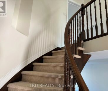 247 HUNTERBROOK STREET - Photo 2