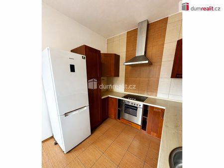Pronájem bytu 2+1 72 m², třída Tomáše Bati 1285, Zlín - Fotografie 5