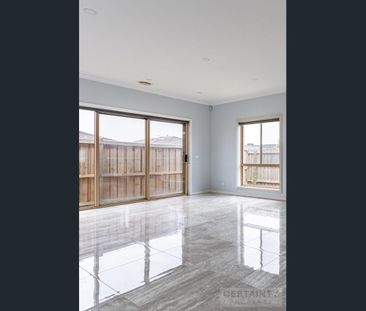 Modern Family Living in the Heart of Tarneit - Photo 5