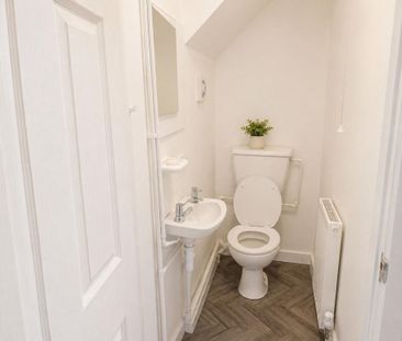 3 bedroom semi-detached house to rent - Photo 5