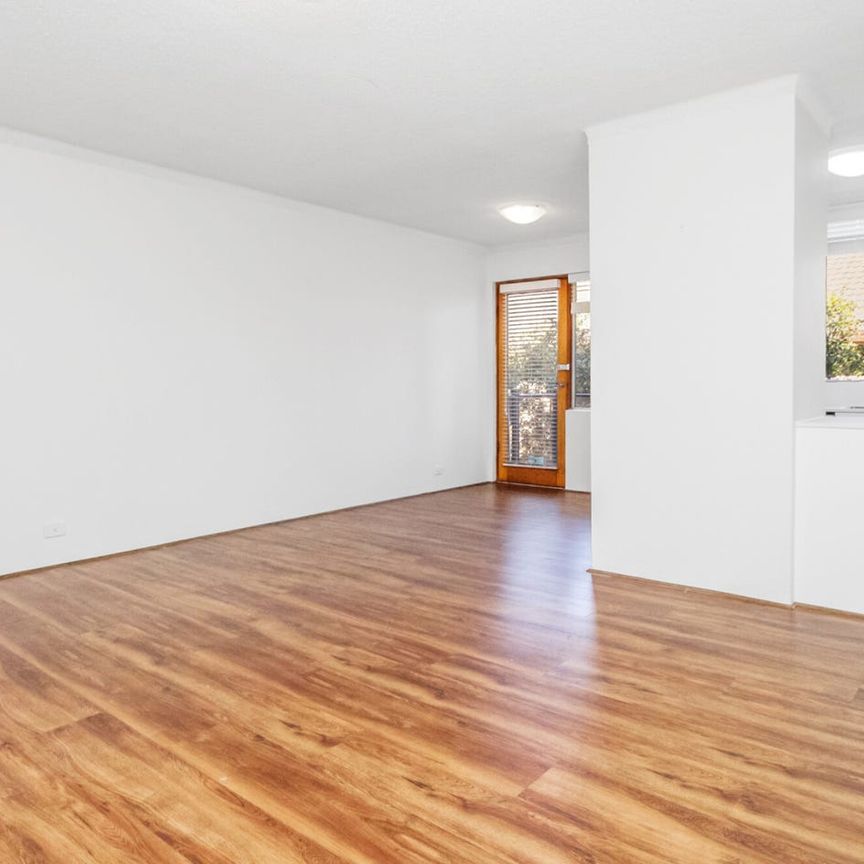 Beautifully Renovated Apartment in a Convenient Location - Photo 1