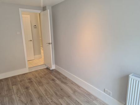 Albany Road, London - Photo 2