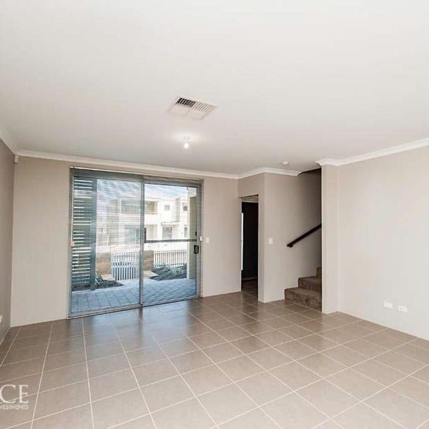 4 Affable Way, Atwell WA 6164 - Photo 1