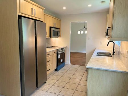 For Lease - 9 Banquo Road, Markham, Ontario - Photo 4