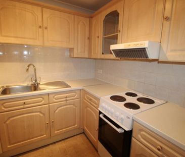 1 bedroom ground floor flat to rent - Photo 4