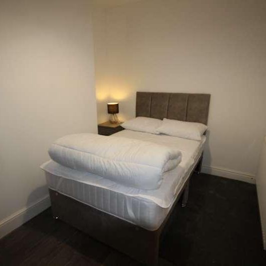 Calais Road (room), Staffordshire, Burton Upon Trent, DE13 - Photo 1