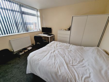 2 Bed Student Accommodation - Photo 3