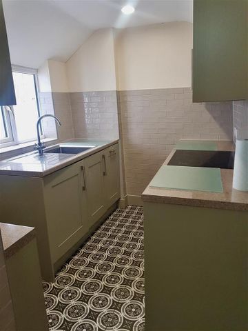 3 bedroom terraced house to rent - Photo 5