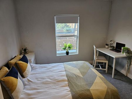 4 bedroom terraced house to rent - Photo 3