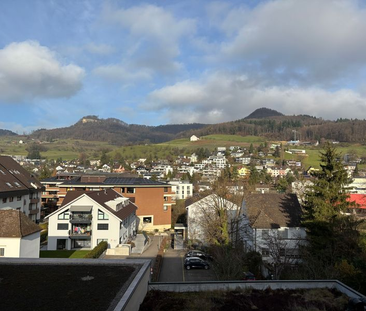 Tolle Dachwohnung im Zentrum - 1 Monat mietzinsfrei & Zügelgutschein! - Foto 1