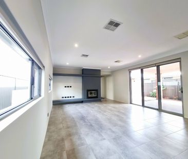 Premium Dale Alcock Build - Impressive from Start to Finish - Photo 3