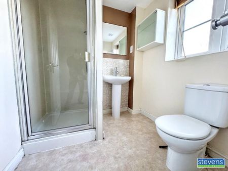 4 bedroom semi-detached house to rent - Photo 5