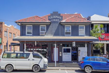 Oversized 2 Bedroom Apartment - Photo 2