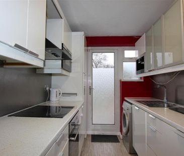 3 bedroom terraced house to rent - Photo 6