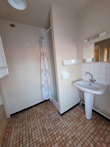 Location Appartement 2 pièces 38m² MAUBEUGE 59600 - Photo 5