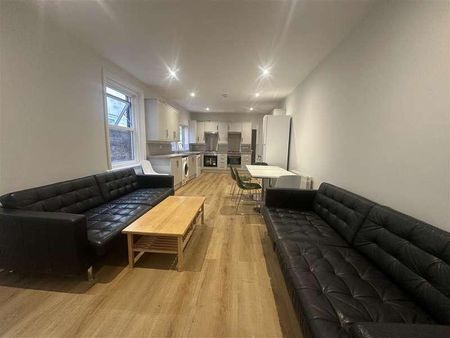 Wilton Avenue, Southampton, SO15 - Photo 2