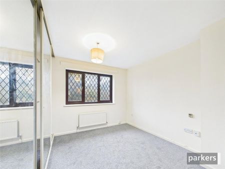 4 bedroom detached house to rent - Photo 3