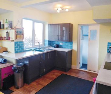 3 bedroom semi-detached house to rent - Photo 6