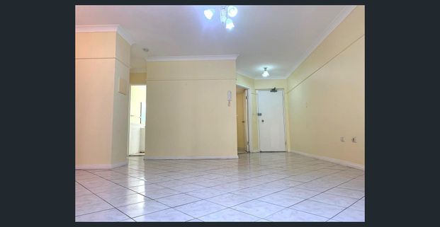 Walking Distance to Pendle Hill CBD and Station...Family Unit... - Photo 1