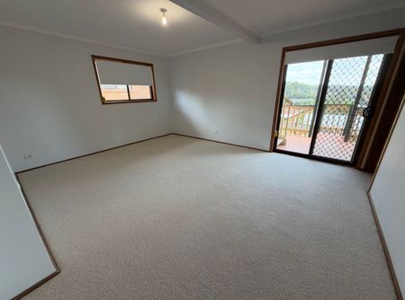 Coastal Living - Spacious Family Home Just Minutes from the Beach - Photo 2