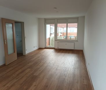 Schöner Wohnen in Sicht! 2 Zimmer Wohnung in Reislingen S/W - Photo 1