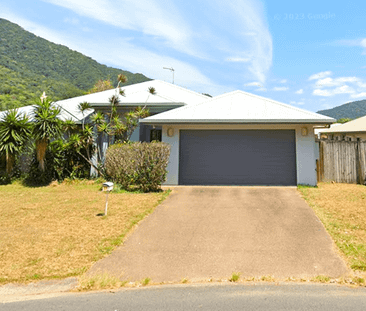 4 Bedroom Family Home in Redlynch - Photo 2