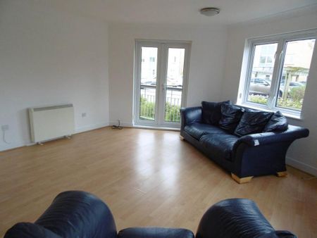 2 bedroom flat to rent - Photo 5