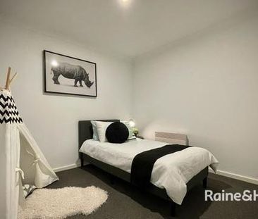 Beautiful Townhouse Close to Amenities - Photo 4