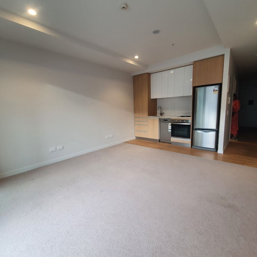 Fabulous 1 Bedroom Apartment in Great Location - Photo 1