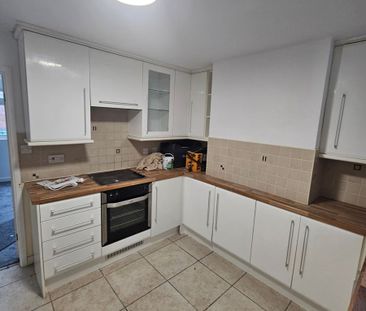 16 Comrie Close, Coventry, Wyken - Photo 1