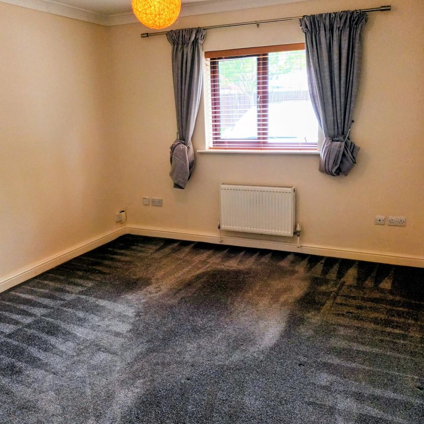 2 bed Semi-detached in New Road Netley Abbey, Southampton, SO31 5BS - Photo 1