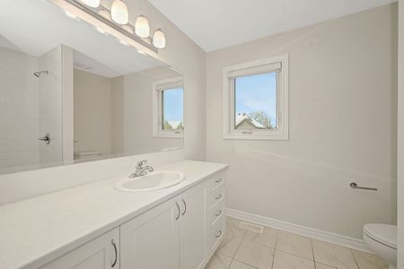 For Lease - 115 Discovery Crescent, Stittsville - Munster - Richmond, Ontario - Photo 2