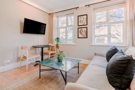 1 Bedroom 1 bathroom - Photo 3