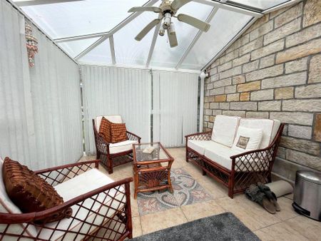 3 bedroom semi-detached house to rent - Photo 3