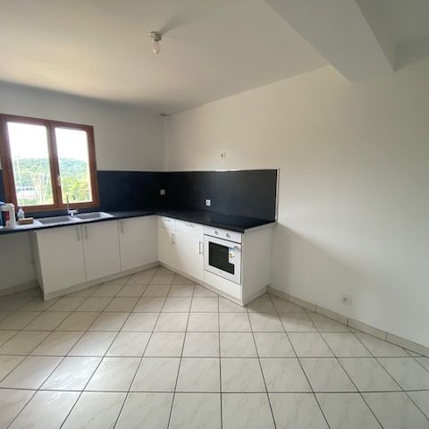 Location Maison 6 pièces 114m² NOTRE DAME DE BONDEVILLE 76960 - Photo 1