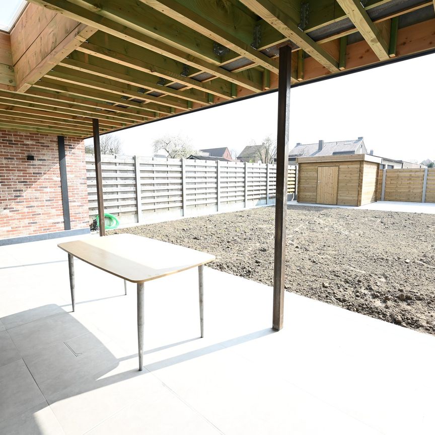 VOLLEDIG VERNIEUWDE (2024) woning met ZONNIGE tuin & GARAGE - Foto 1