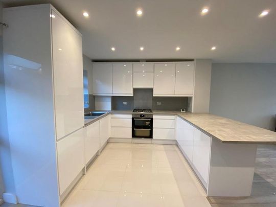 3 bedroom terraced house to rent - Photo 1