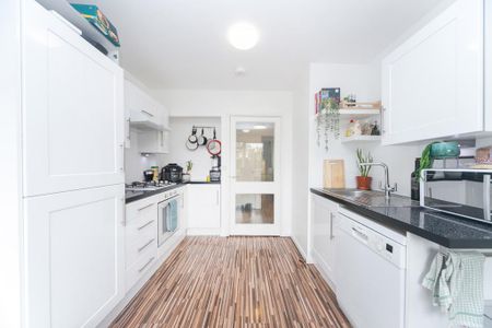 2 bedroom apartment to rent - Photo 5