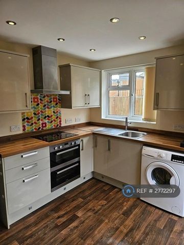 2 bedroom end of terrace house to rent - Photo 3