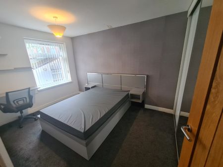 3 Bed - 49 Woodsley Road, Hyde Park, Leeds - LS6 1SB - Student - Photo 3