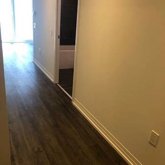 Dundas/Jarvis-Upgraded Cozy 2Bdrm+Den 2Baths - Photo 3