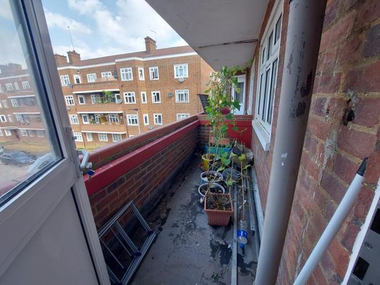 2 bedroom flat to rent - Photo 1