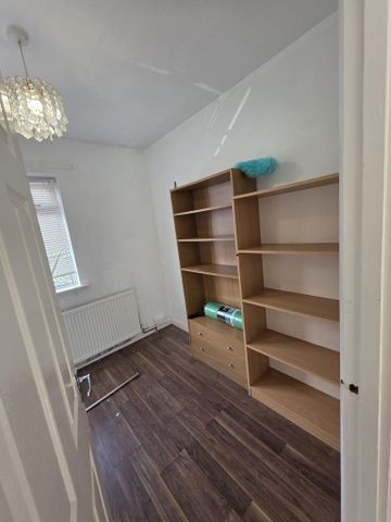 3 bedroom semi-detached house to rent - Photo 5